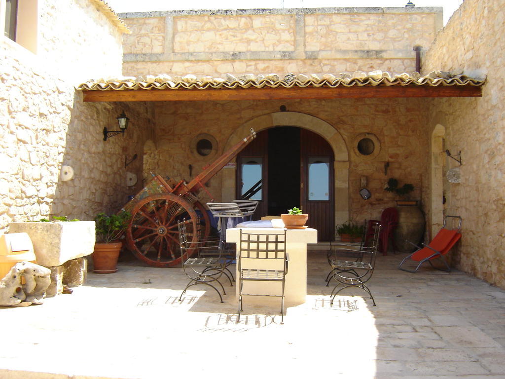 Agriturismo Al Casale Доннафугата Экстерьер фото